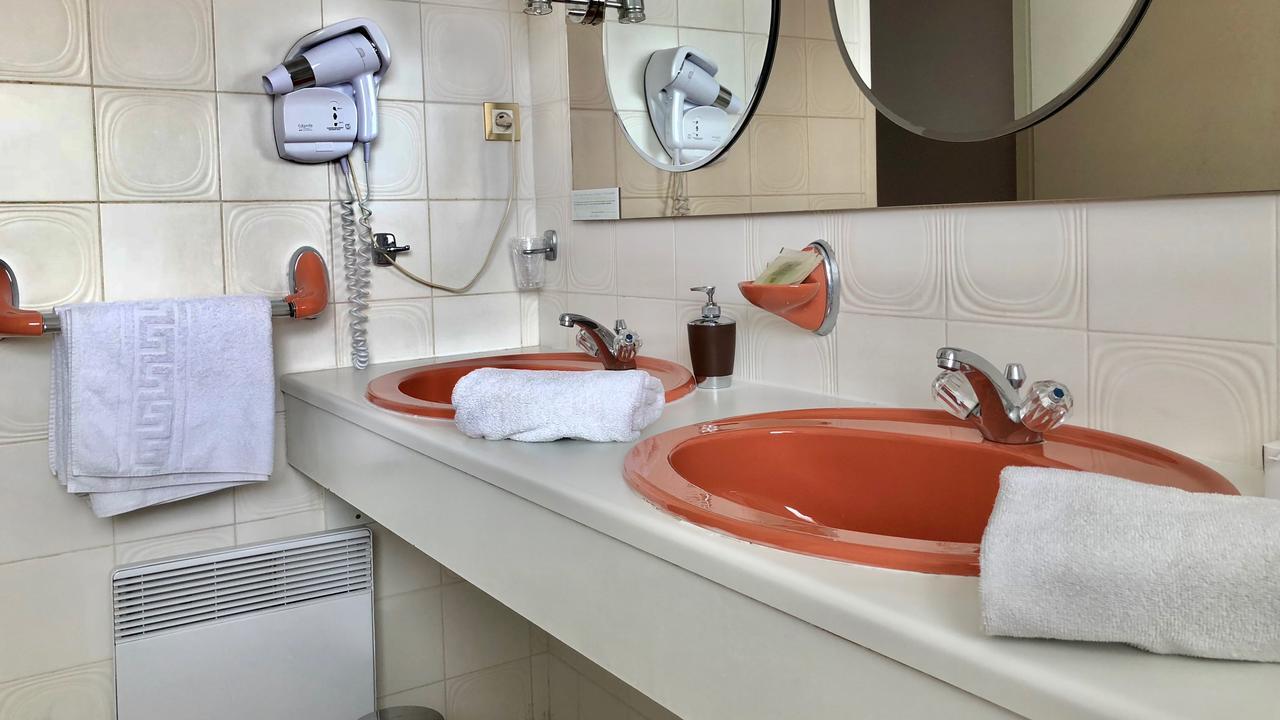 Logis Hotels - Hotel Et Restaurant Les Cordeliers Casteljaloux Kültér fotó