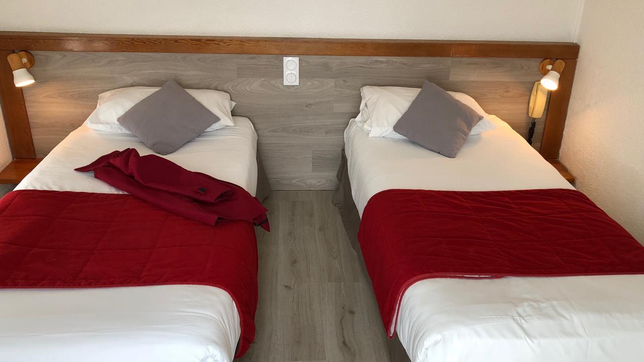 Logis Hotels - Hotel Et Restaurant Les Cordeliers Casteljaloux Kültér fotó