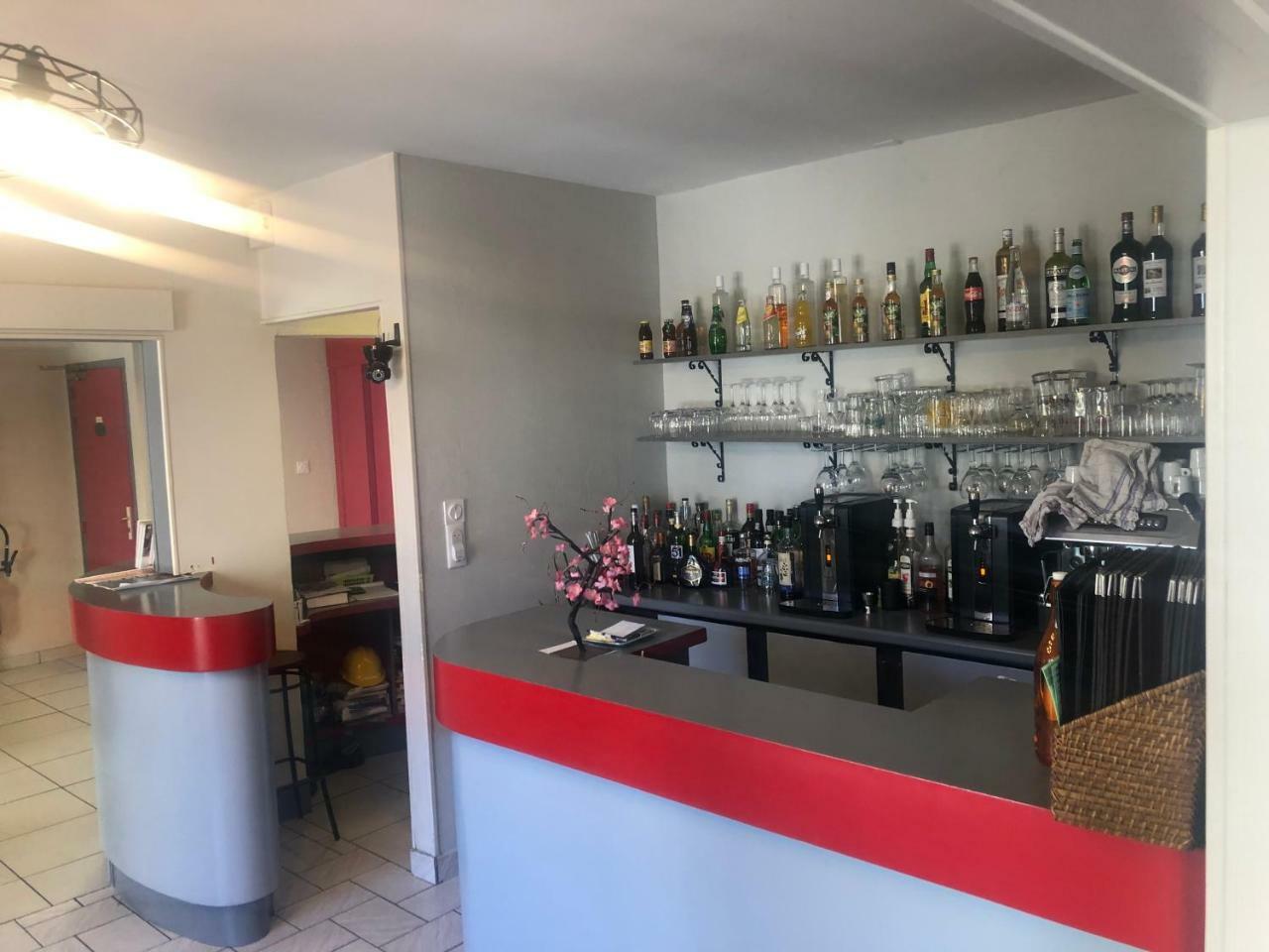 Logis Hotels - Hotel Et Restaurant Les Cordeliers Casteljaloux Kültér fotó